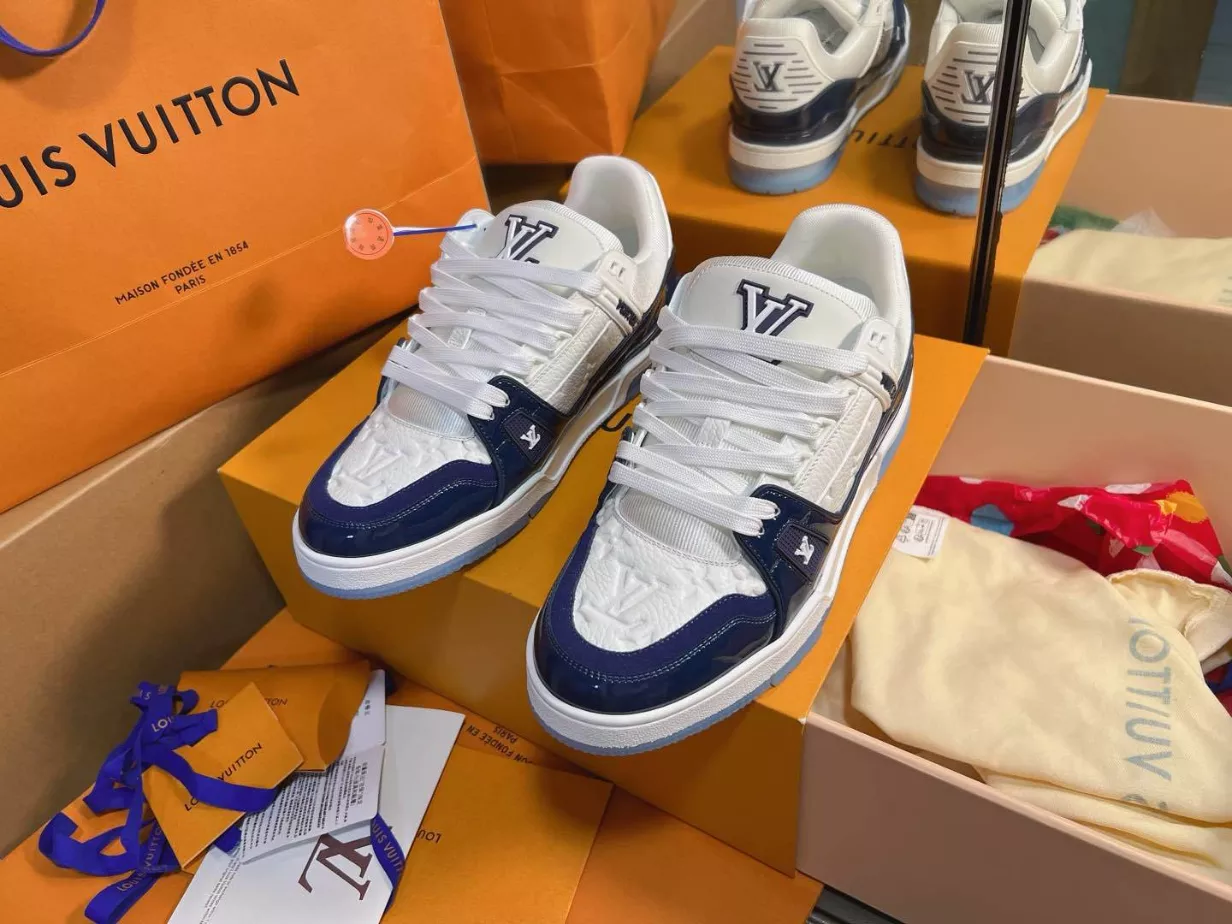 LV Trainer Sneaker - RLS200