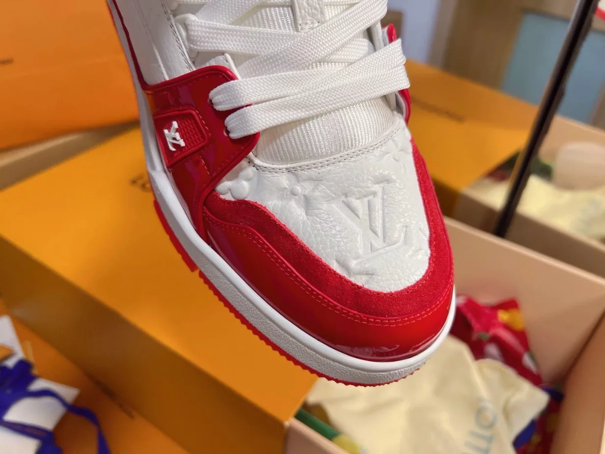 LV Trainer Sneaker - RLS201