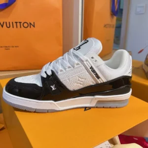 LV Trainer Sneaker - RLS202