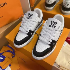 LV Trainer Sneaker - RLS202