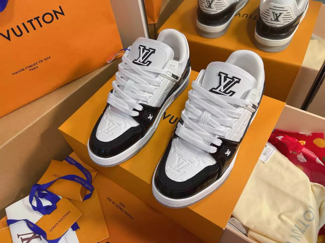 LV Trainer Sneaker - RLS202