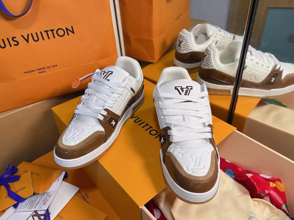 LV Trainer Sneaker - RLS203