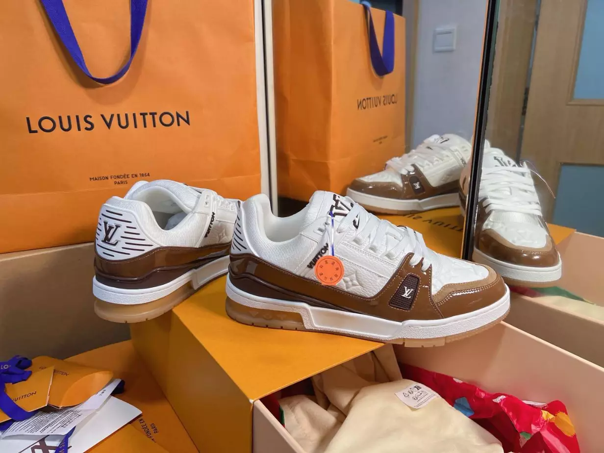 LV Trainer Sneaker - RLS203
