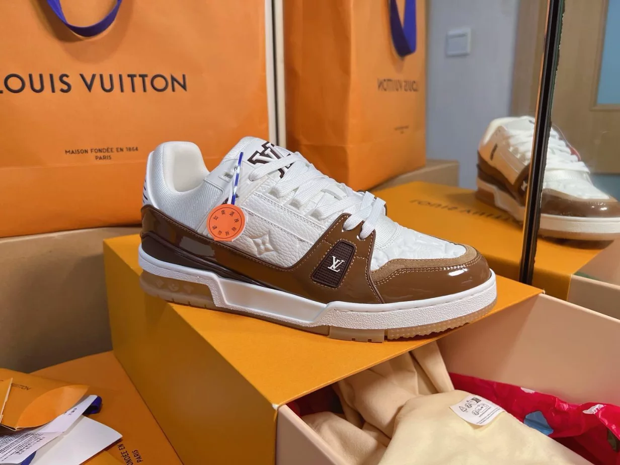 LV Trainer Sneaker - RLS203