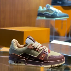 LV Trainer Sneaker - RLS204