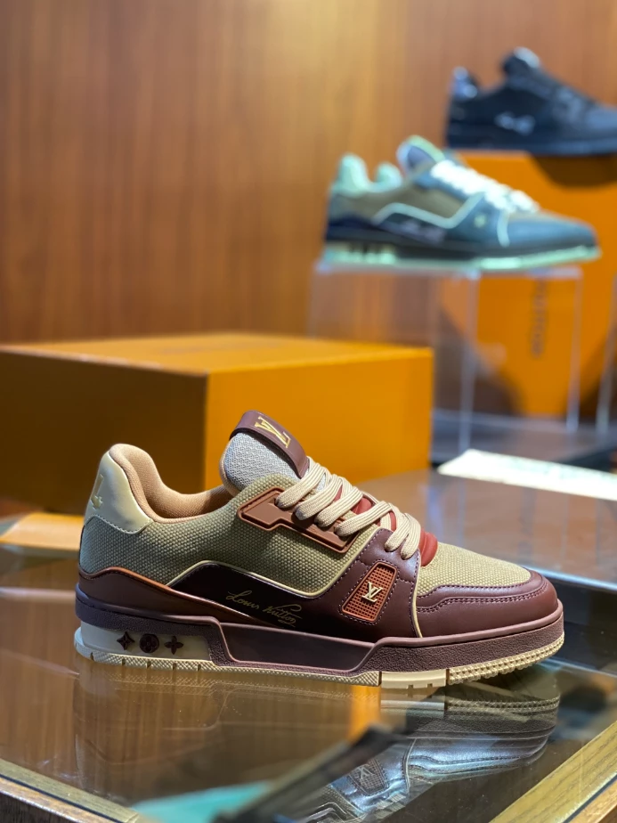 LV Trainer Sneaker - RLS204