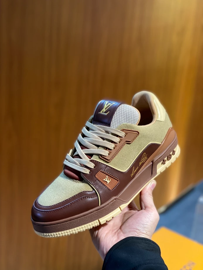 LV Trainer Sneaker - RLS204