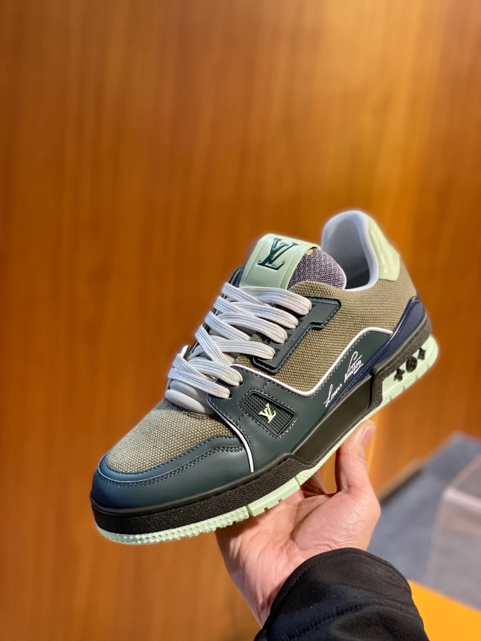 LV Trainer Sneaker - RLS205