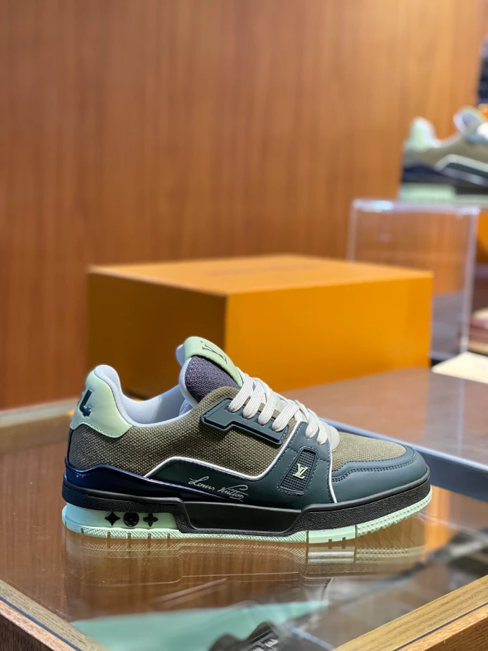 LV Trainer Sneaker - RLS205