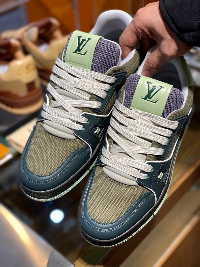 LV Trainer Sneaker - RLS205
