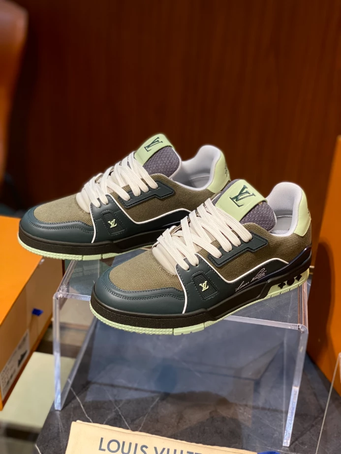 LV Trainer Sneaker - RLS205