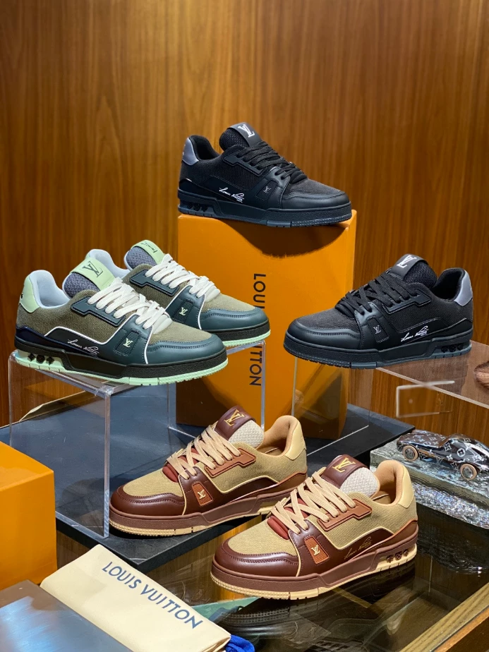 LV Trainer Sneaker - RLS205