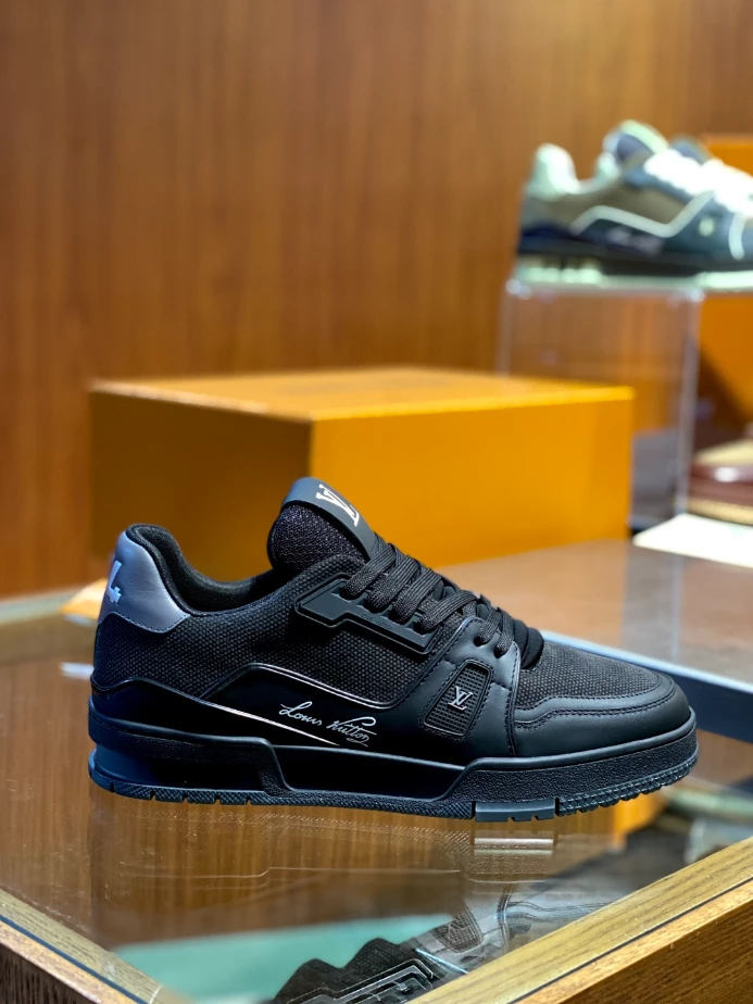 LV Trainer Sneaker - RLS206