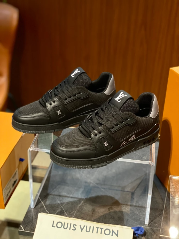 LV Trainer Sneaker - RLS206