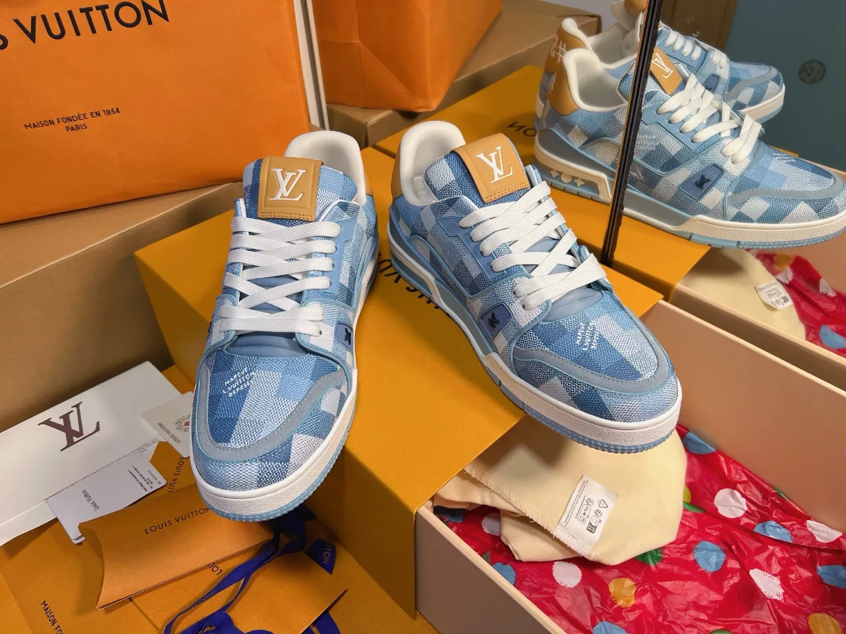 LV Trainer Sneaker - RLS207