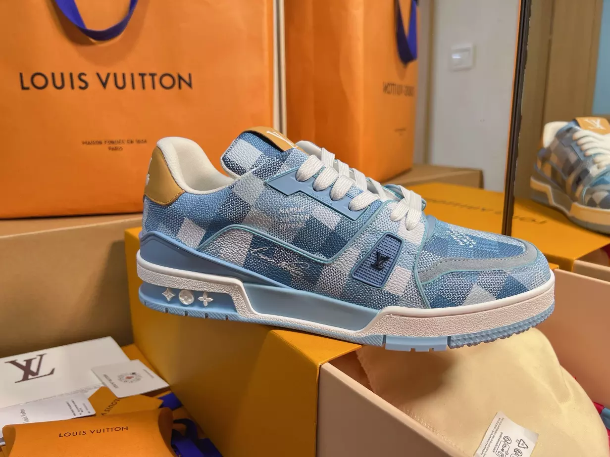 LV Trainer Sneaker - RLS207