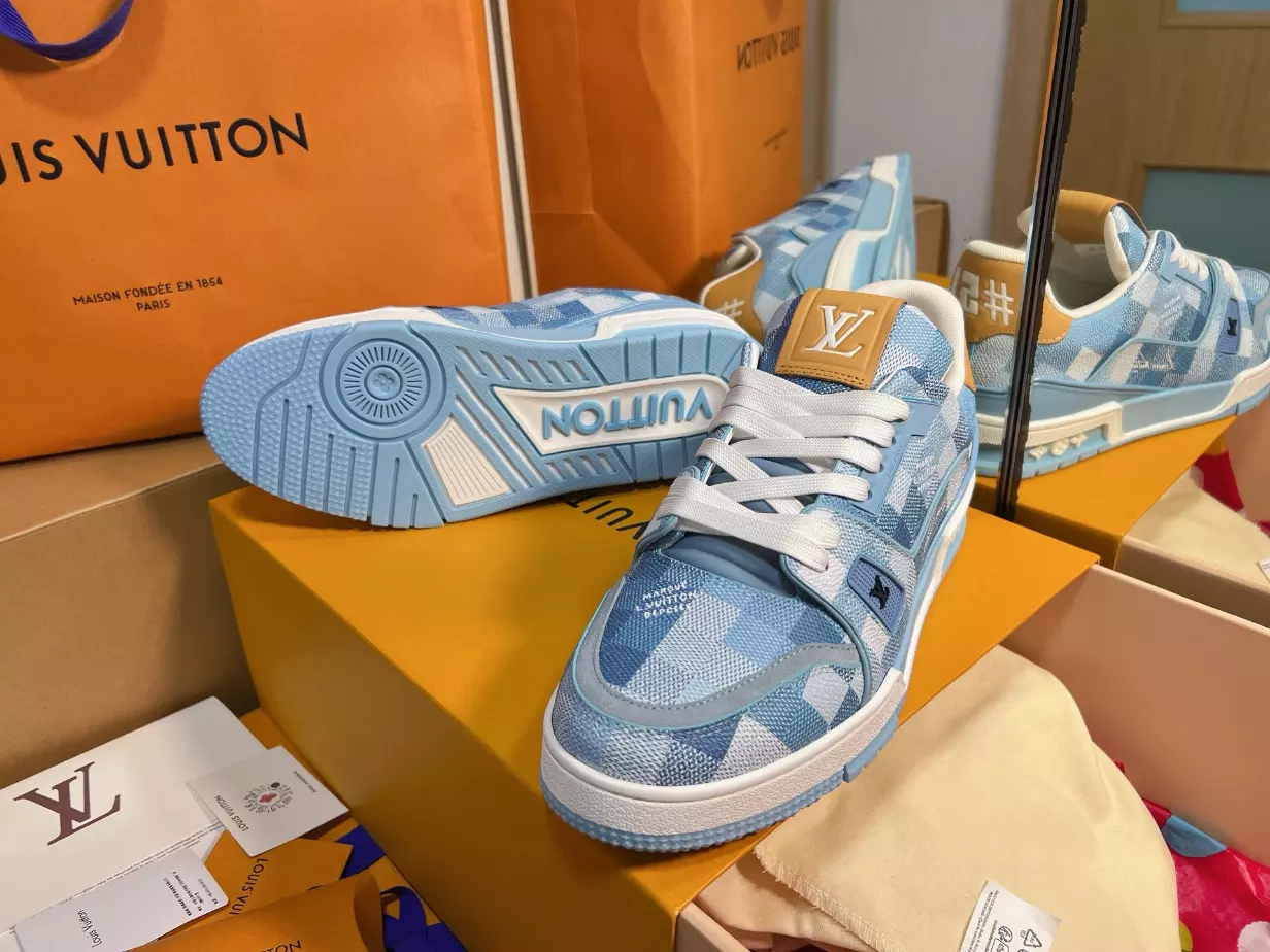 LV Trainer Sneaker - RLS207