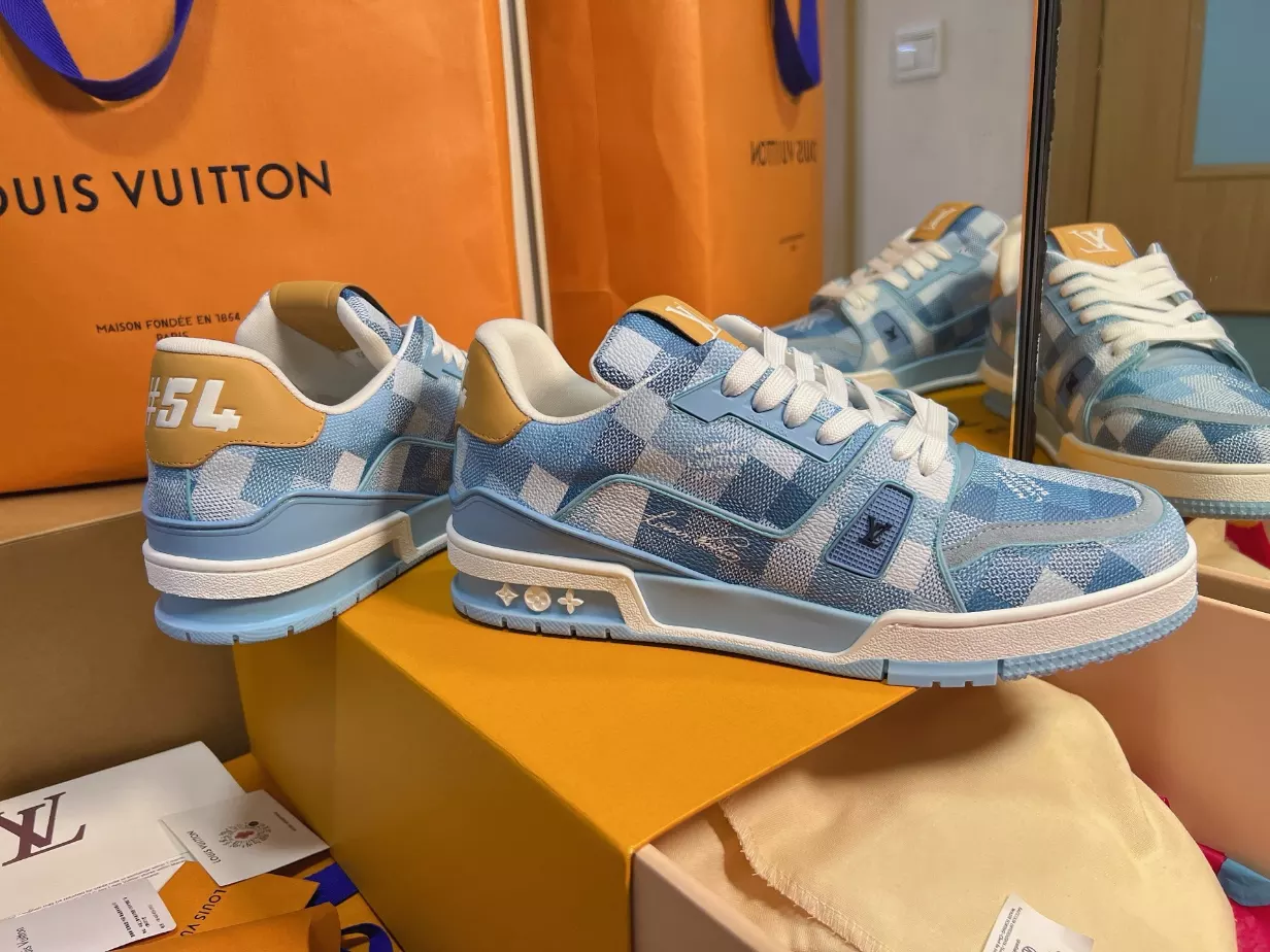 LV Trainer Sneaker - RLS207