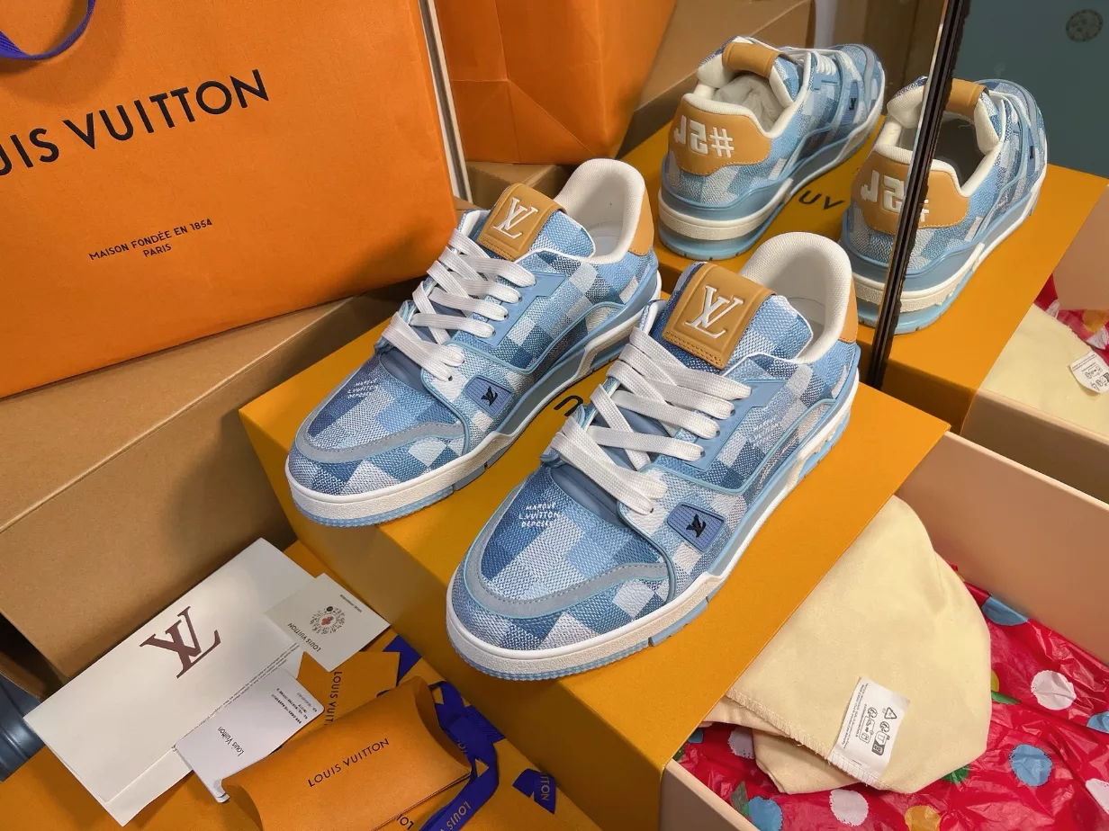 LV Trainer Sneaker - RLS207