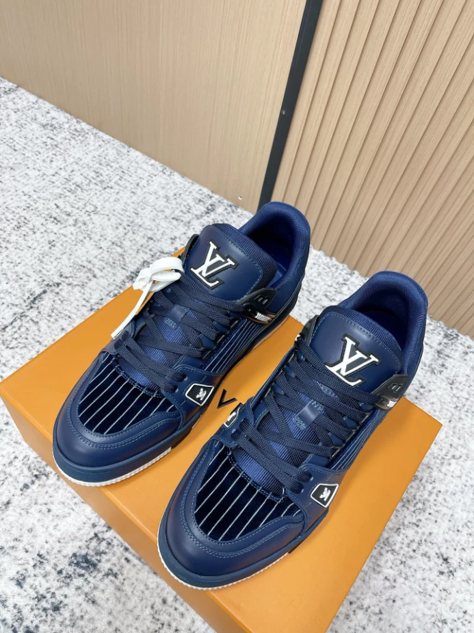 LV Trainer Sneaker - RLS211