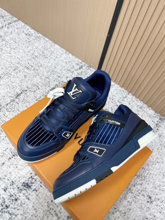 LV Trainer Sneaker - RLS211
