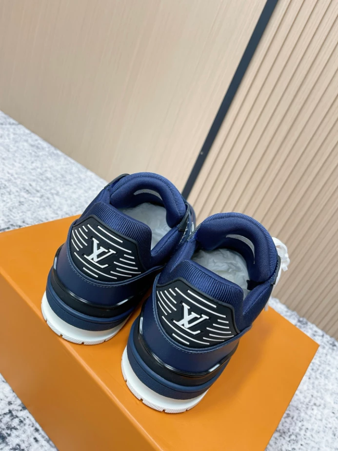 LV Trainer Sneaker - RLS211
