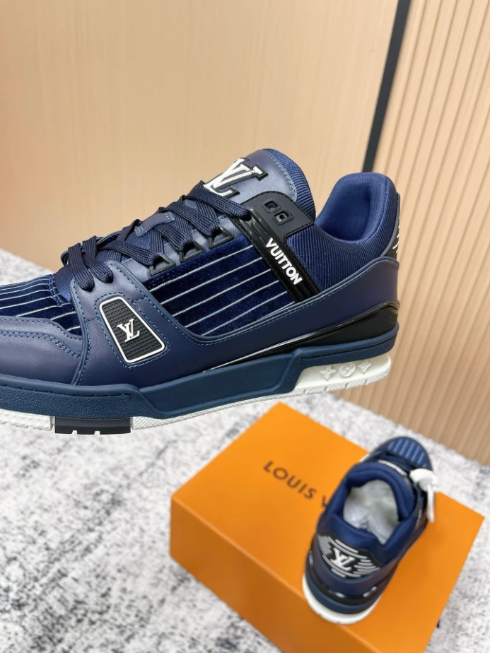 LV Trainer Sneaker - RLS211