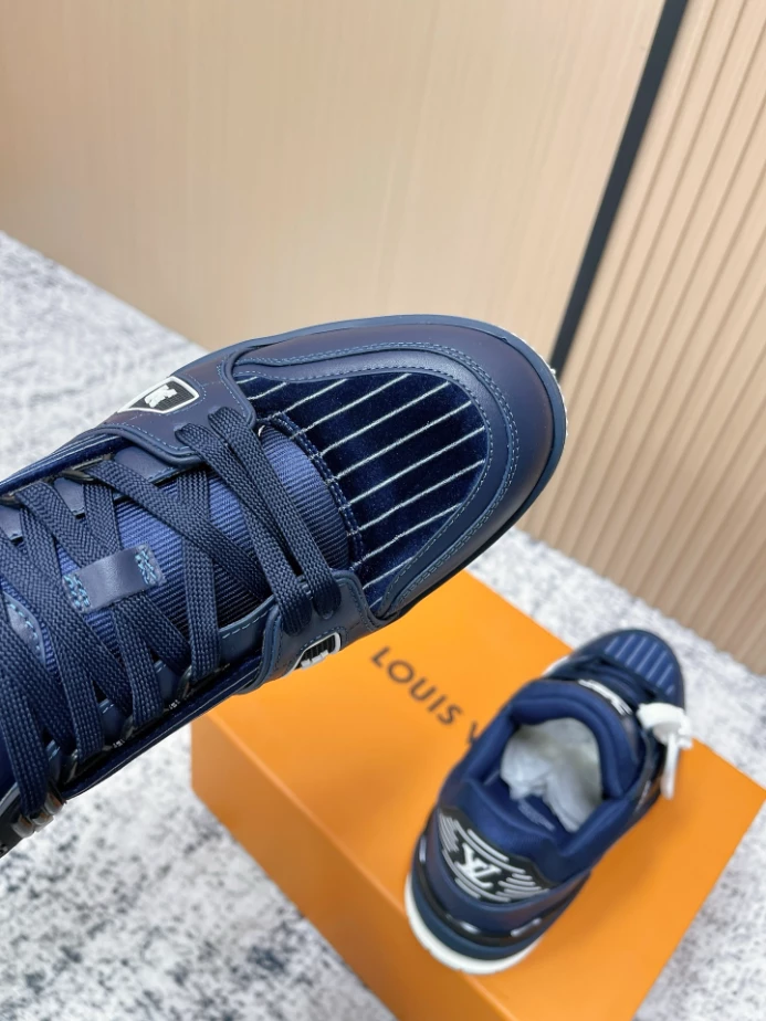 LV Trainer Sneaker - RLS211