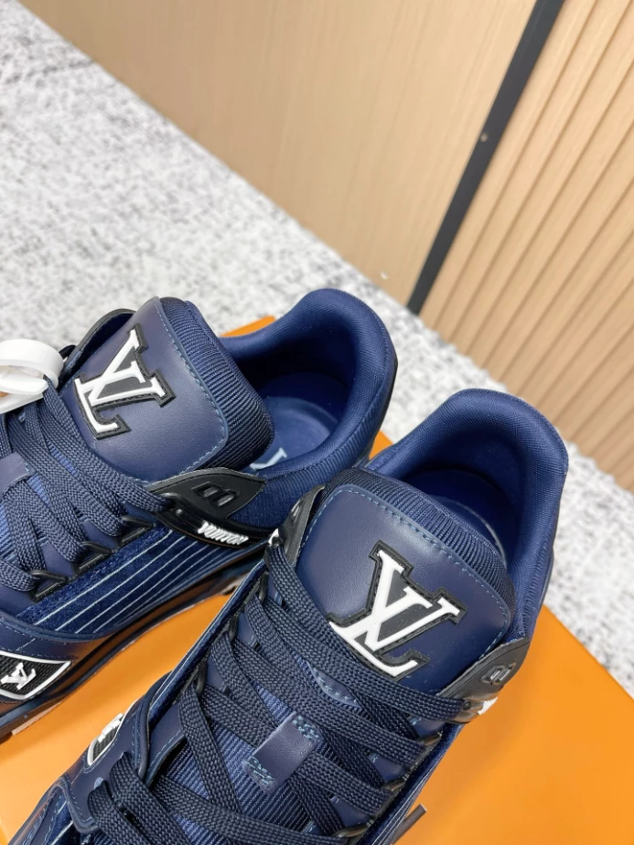 LV Trainer Sneaker - RLS211