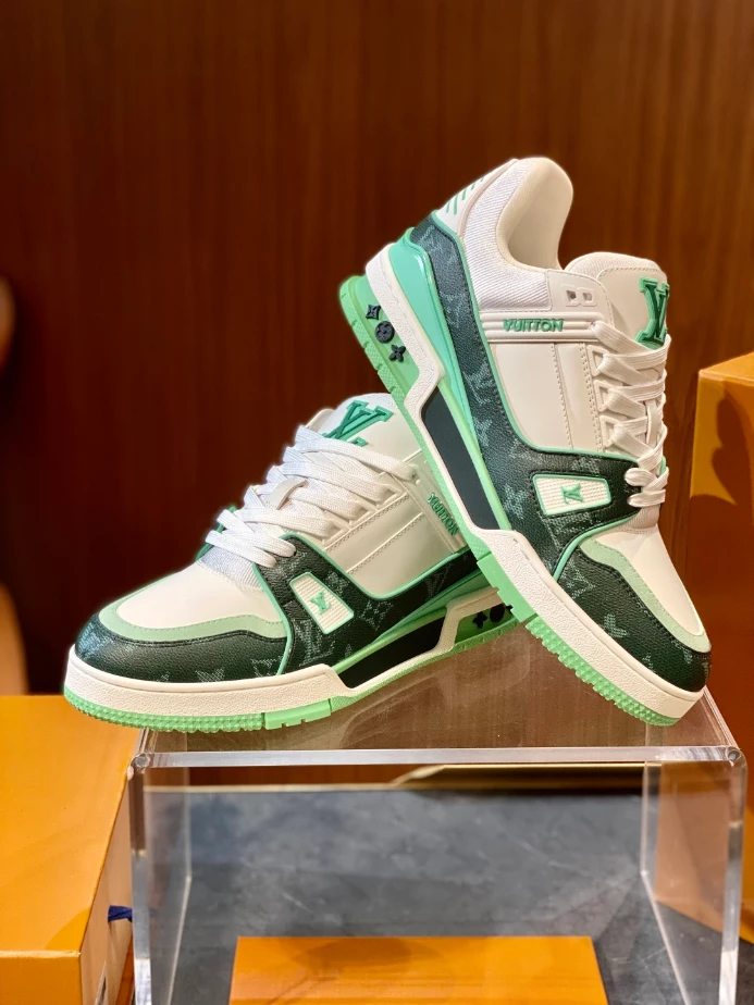 LV Trainer Sneaker - RLS215