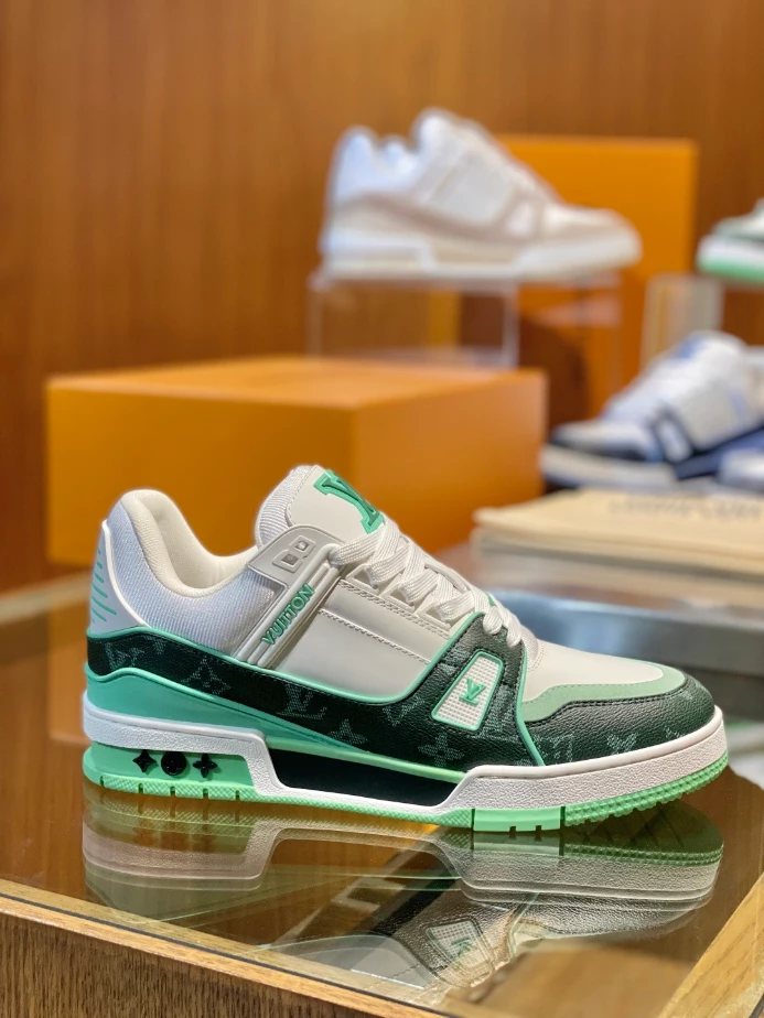 LV Trainer Sneaker - RLS215