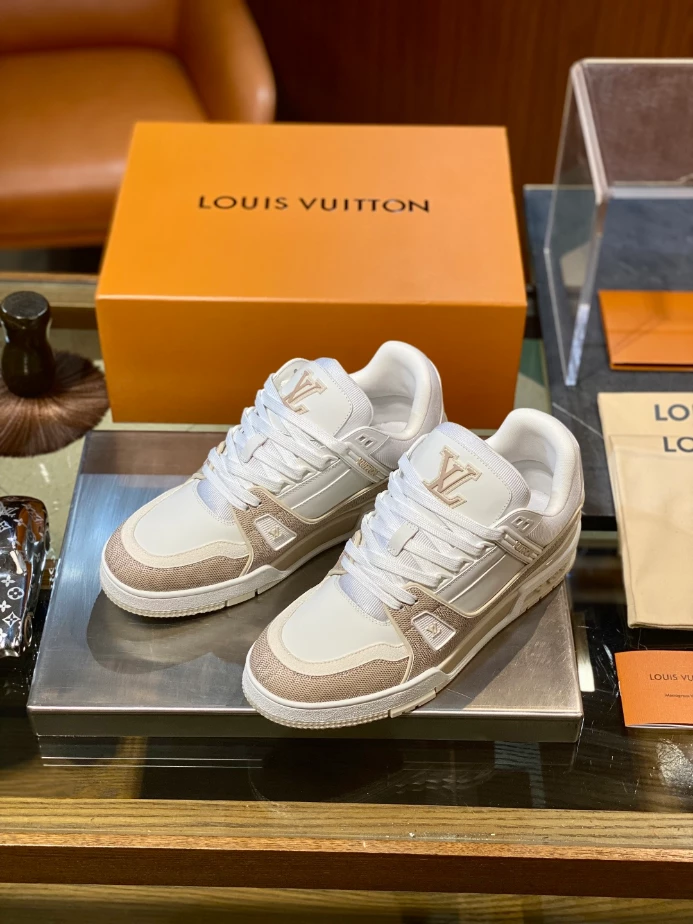 LV Trainer Sneaker - RLS216