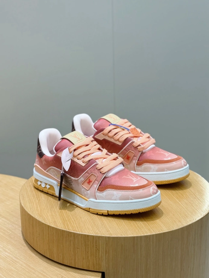 LV Trainer Sneaker - RLS218