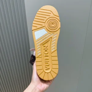 LV Trainer Sneaker - RLS218