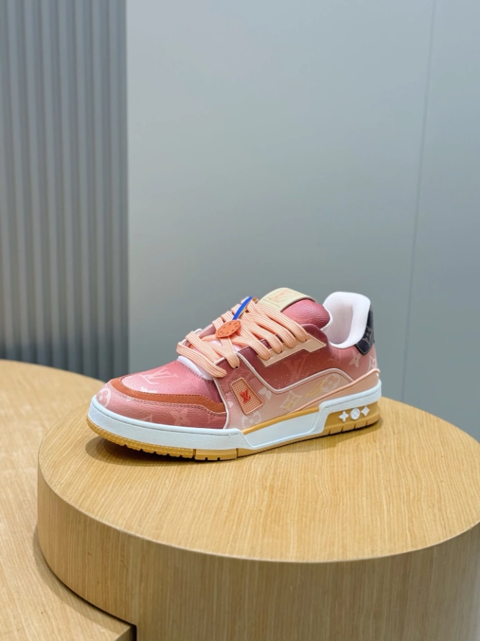 LV Trainer Sneaker - RLS218