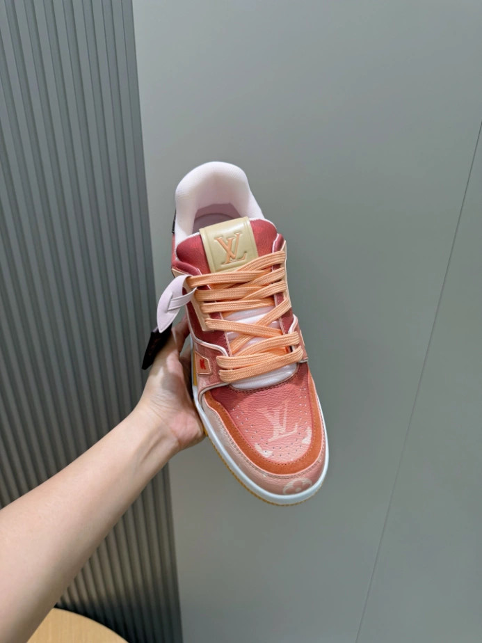 LV Trainer Sneaker - RLS218