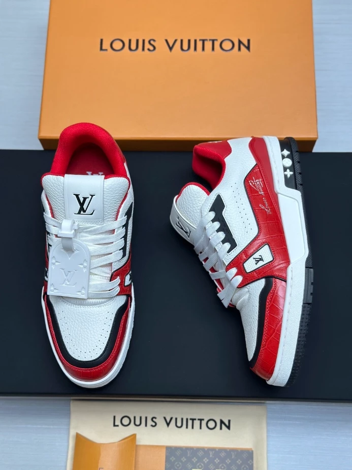 LV Trainer Sneaker - RLS220