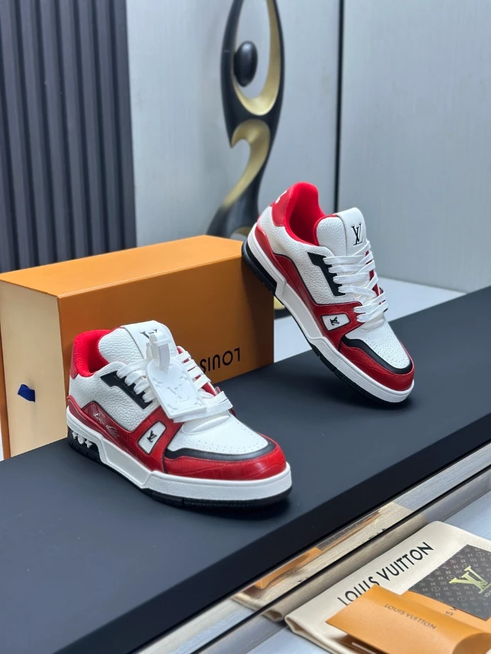 LV Trainer Sneaker - RLS220