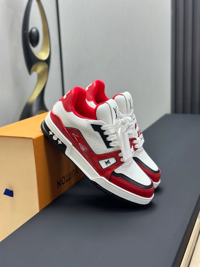 LV Trainer Sneaker - RLS220