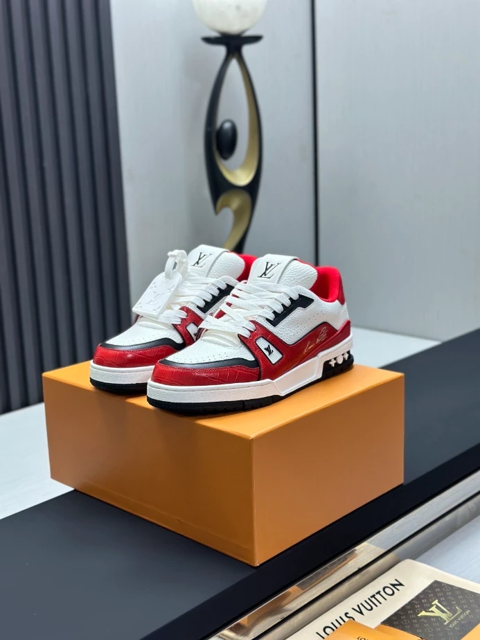 LV Trainer Sneaker - RLS220