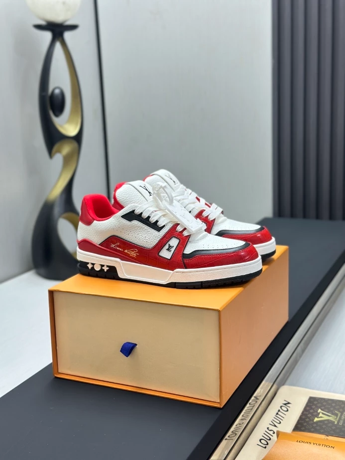 LV Trainer Sneaker - RLS220
