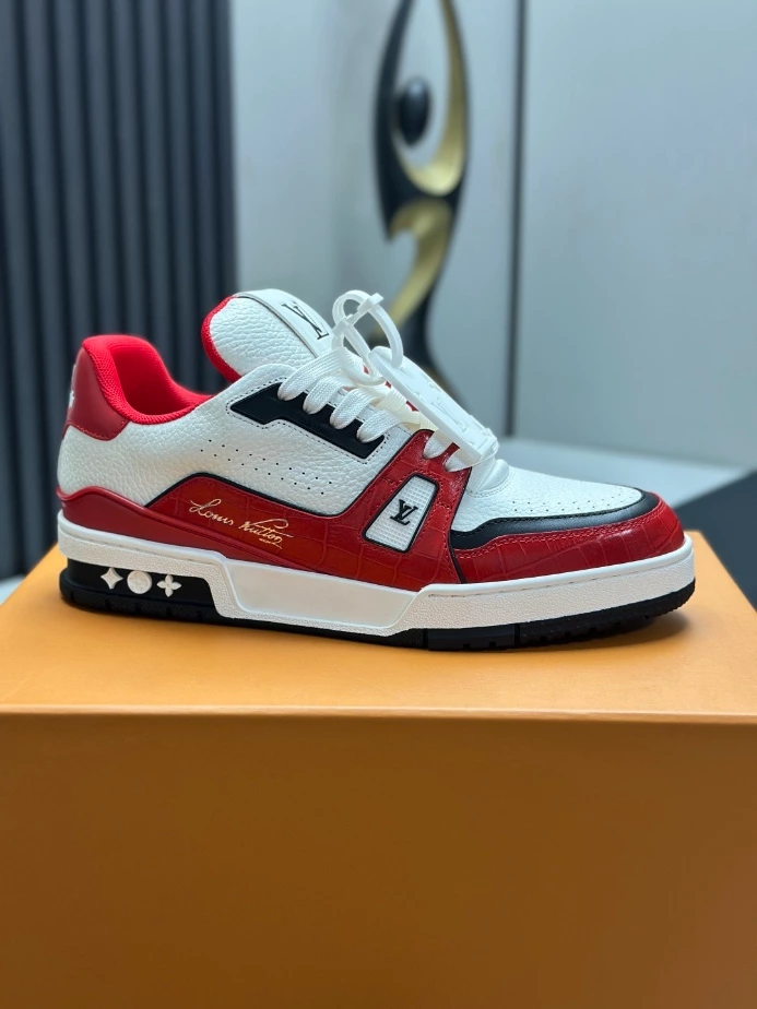 LV Trainer Sneaker - RLS220