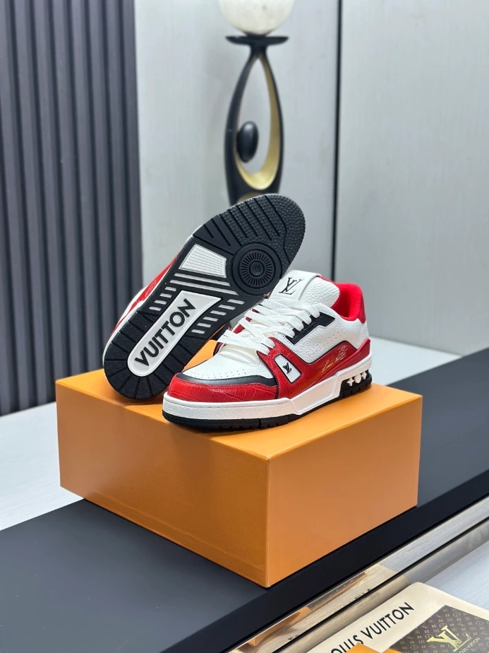 LV Trainer Sneaker - RLS220