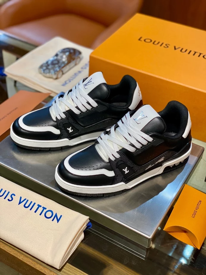 LV Trainer Sneaker - RLS223