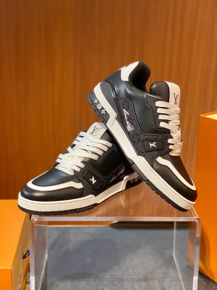 LV Trainer Sneaker - RLS223