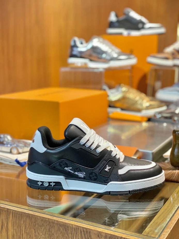 LV Trainer Sneaker - RLS223