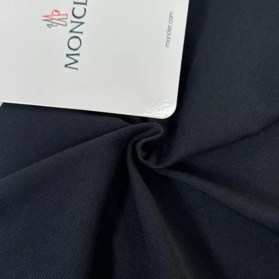 Moncler Logo Cotton T-shirt in Black - MRT08