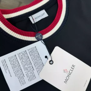 Moncler Logo Cotton T-shirt in Black - MRT08