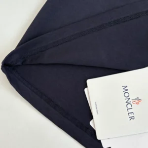 Moncler Logo Cotton T-shirt in Blue - MRT04