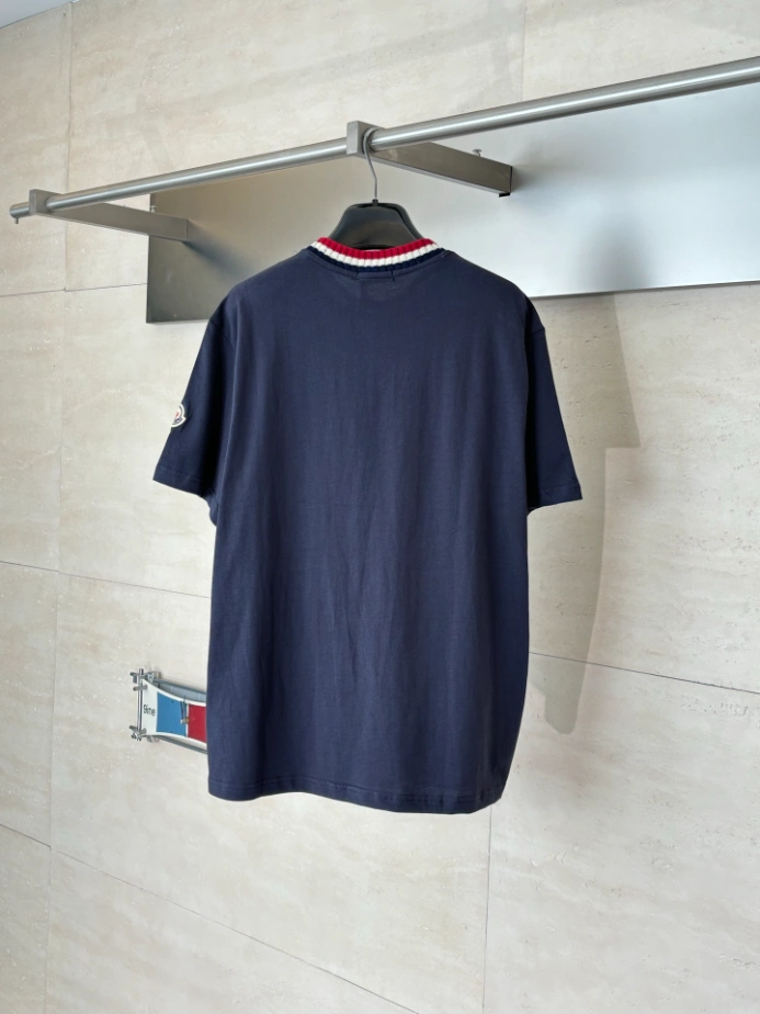 Moncler Logo Cotton T-shirt in Blue - MRT04